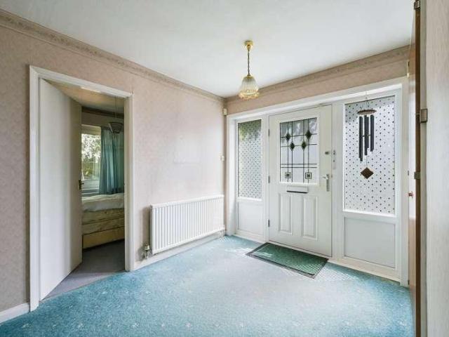 5 bed house for sale