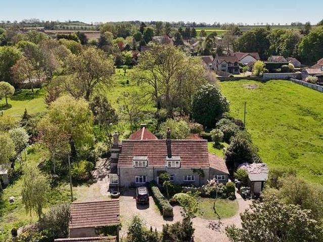 5 bed house for sale