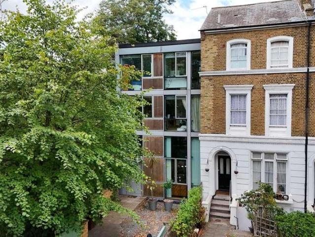 5 bed house for sale