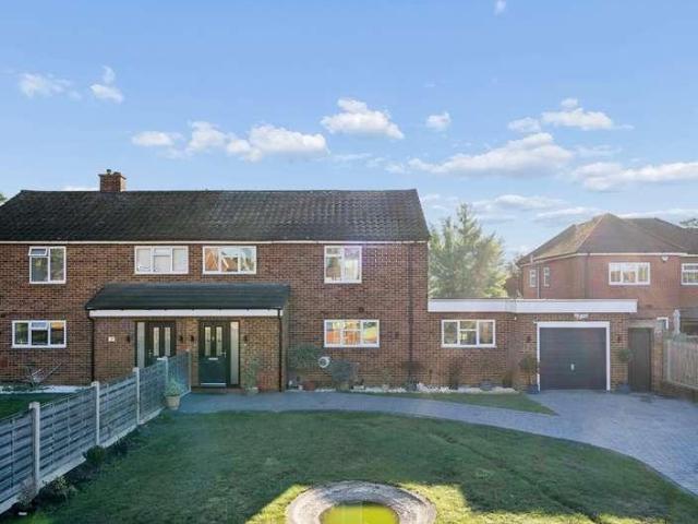 5 bed house for sale