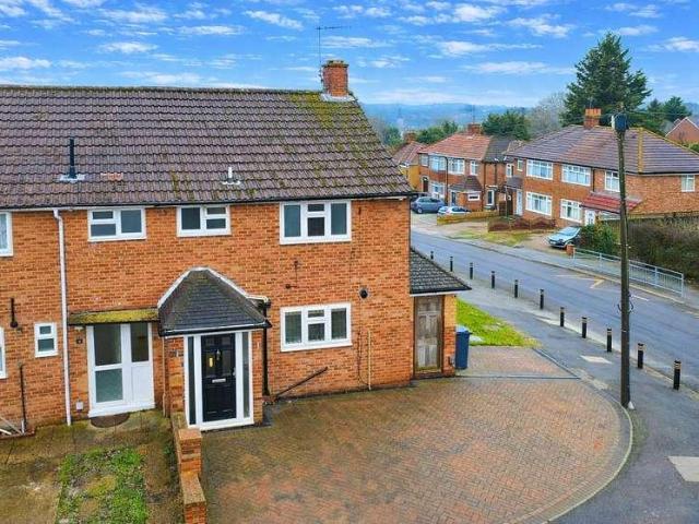 5 bed house for sale