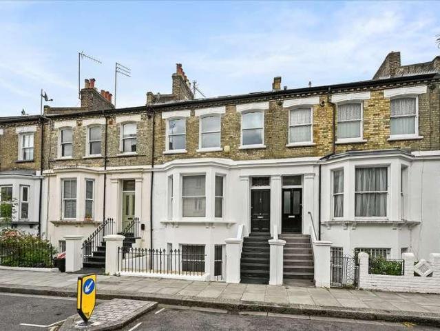 5 bed house for sale