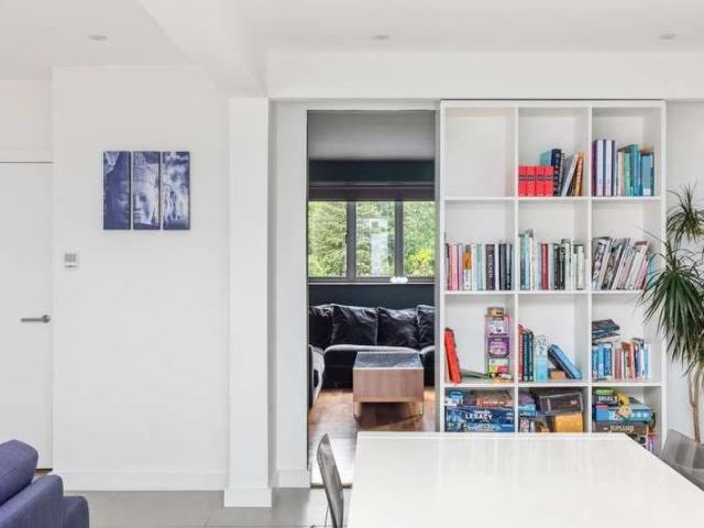 5 bed house for sale