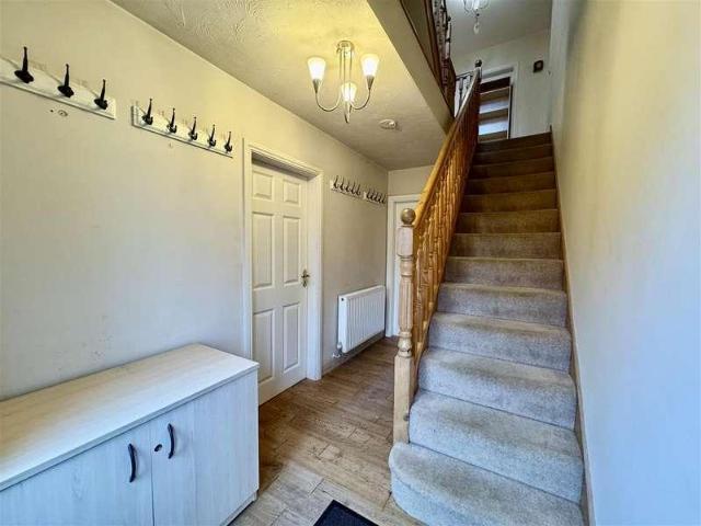 5 bed house for sale
