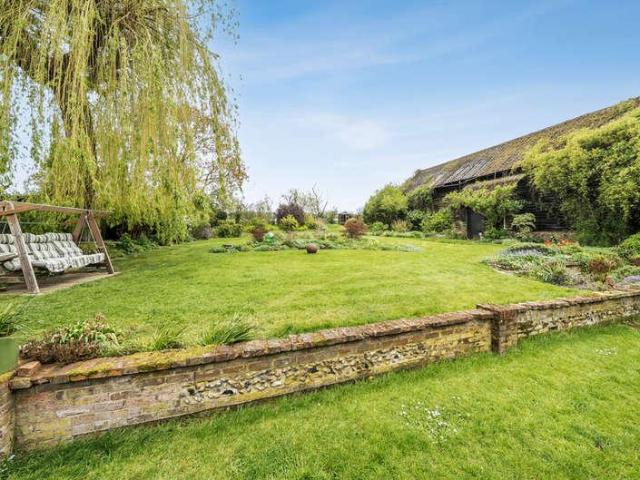5 bed house for sale