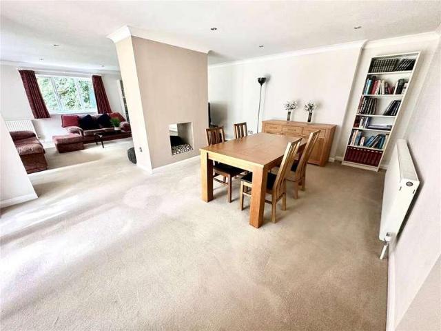 5 bed house for sale