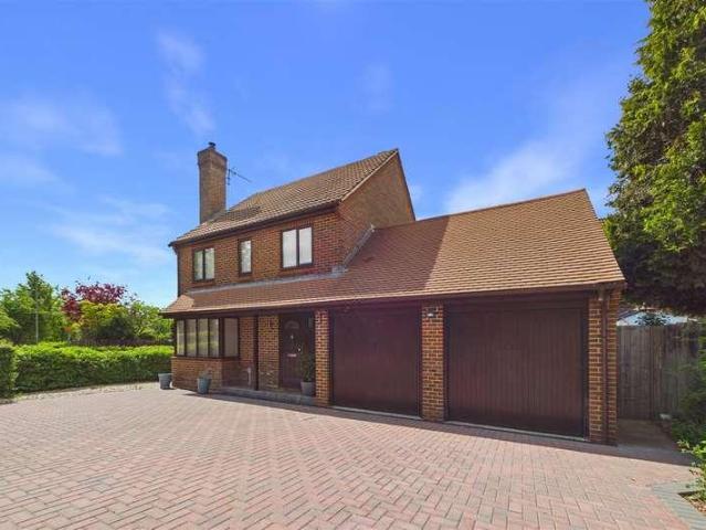 5 bed house for sale