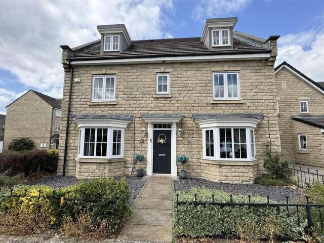 5 bed house for sale