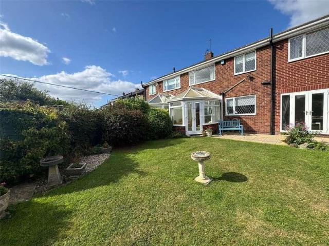 5 bed house for sale