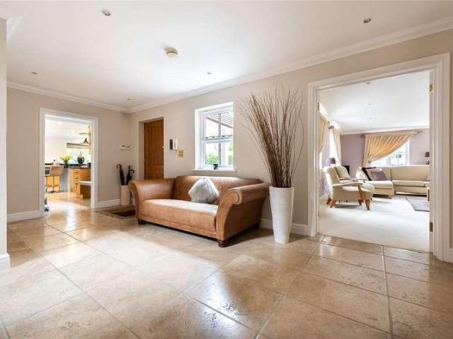 5 bed house for sale