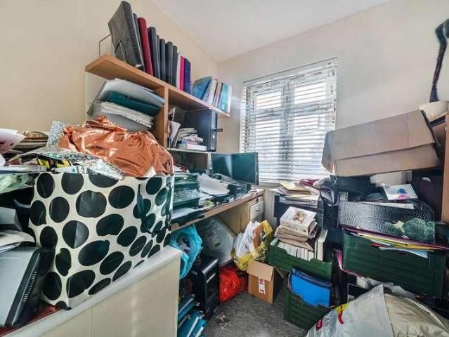 5 bed house for sale