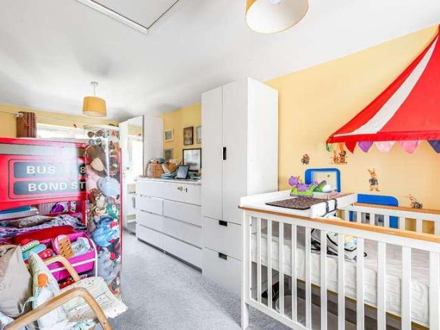 5 bed house for sale