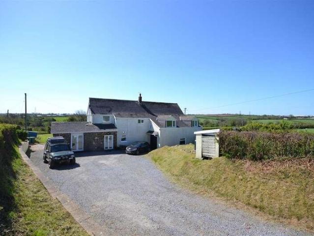 5 bed house for sale