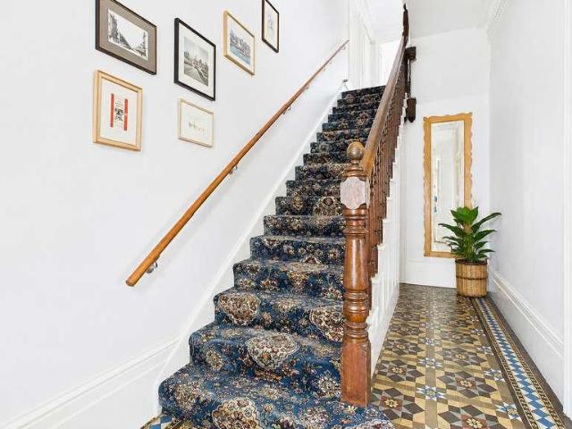 5 bed house for sale