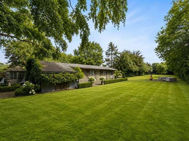 5 bed house for sale