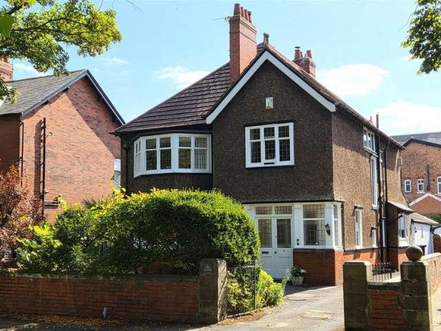 5 bed house for sale