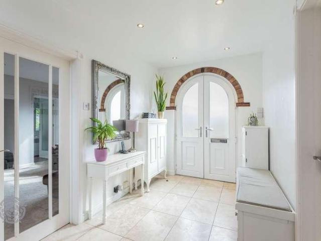 5 bed house for sale