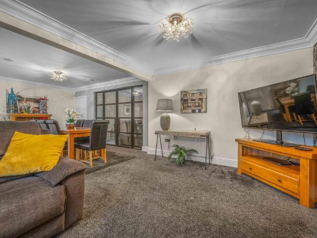 5 bed house for sale