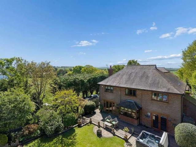 5 bed house for sale