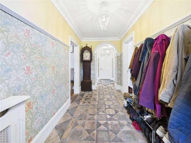 5 bed house for sale