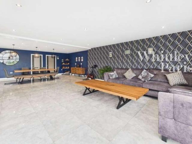 5 bed house for sale