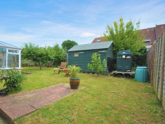 5 bed house for sale