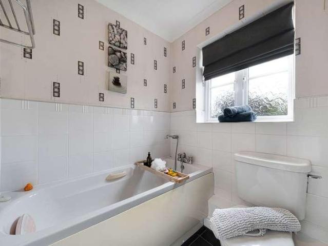 5 bed house for sale