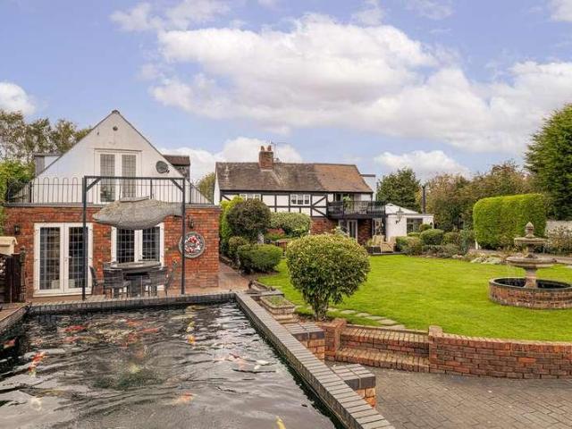 5 bed house for sale