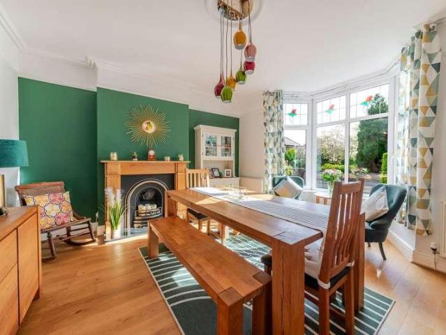 5 bed house for sale