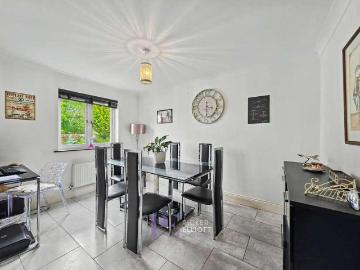 5 bed house for sale