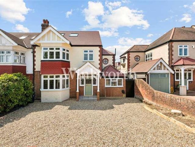5 bed house for sale