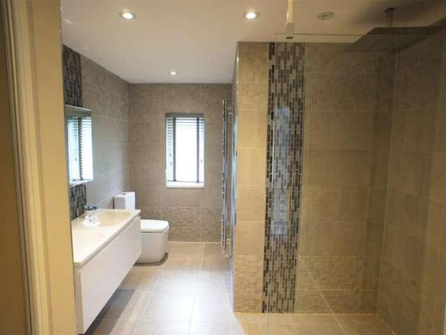 5 bed house for sale