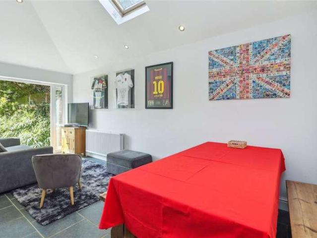5 bed house for sale
