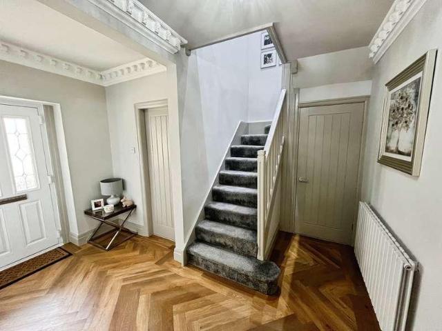 5 bed house for sale