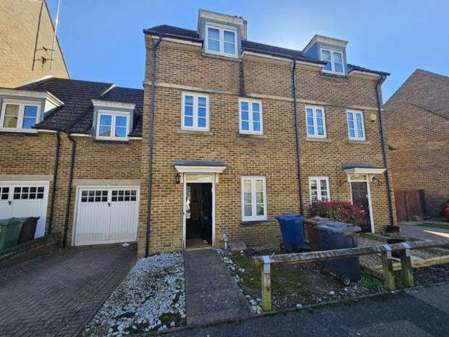 5 bed house for sale