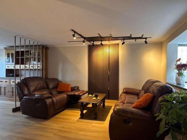 5 bed house for sale