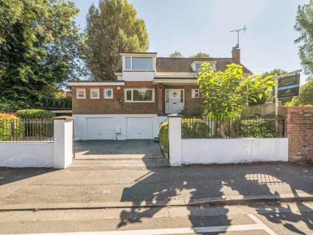 5 bed house for sale