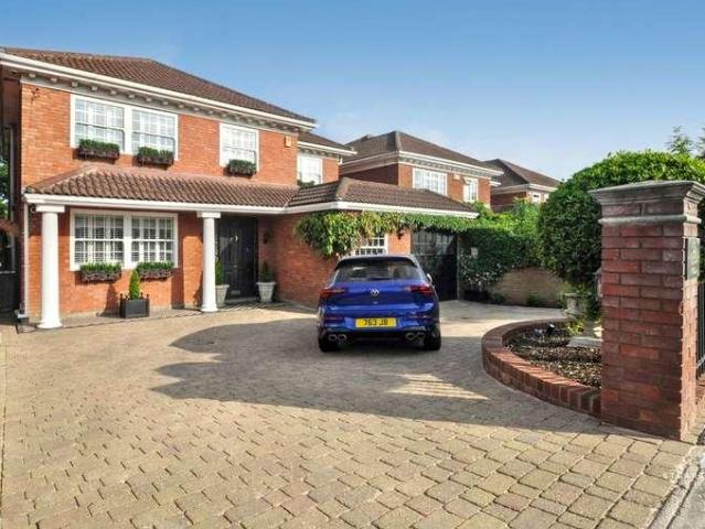 5 bed house for sale