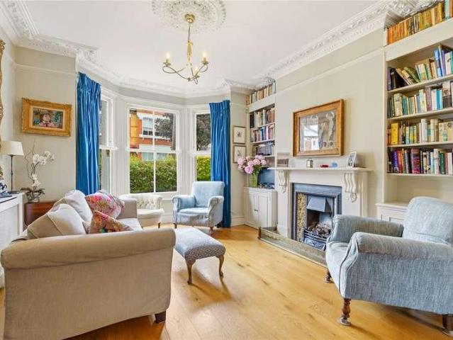 5 bed house for sale