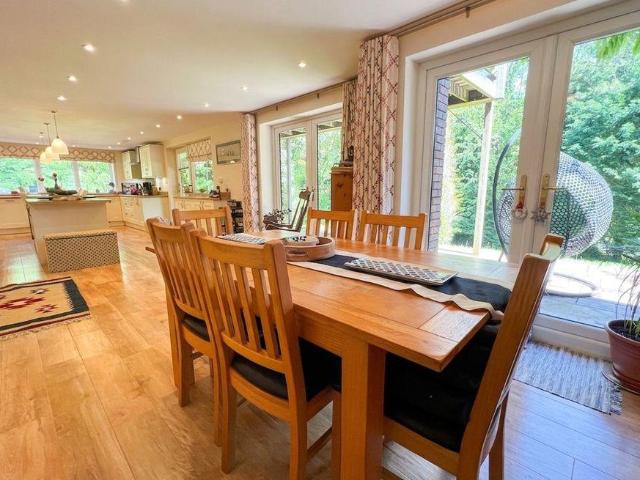 5 bed house for sale