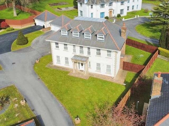 5 bed house for sale