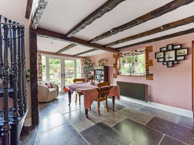 5 bed house for sale
