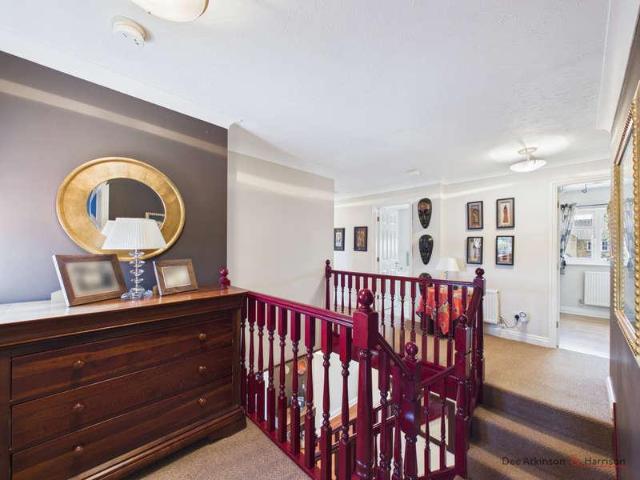 5 bed house for sale
