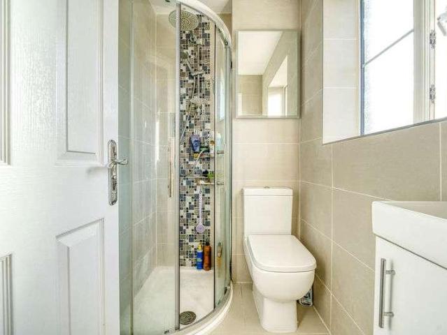 5 bed house for sale
