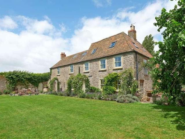 5 bed house for sale