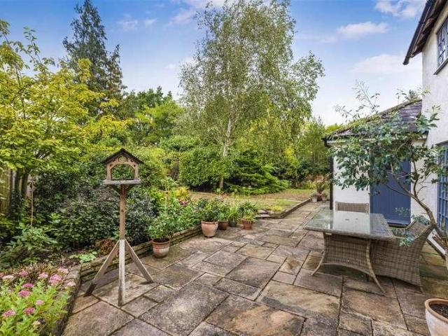 5 bed house for sale