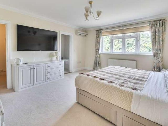 5 bed house for sale