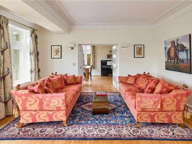 5 bed house for sale
