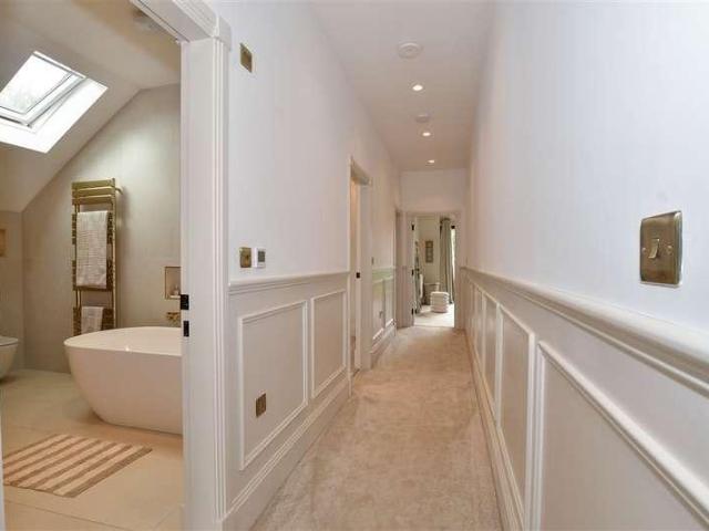 5 bed house for sale
