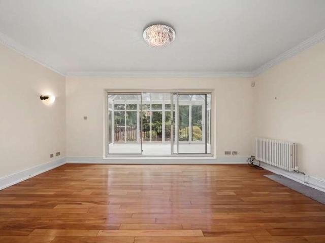 5 bed house for sale